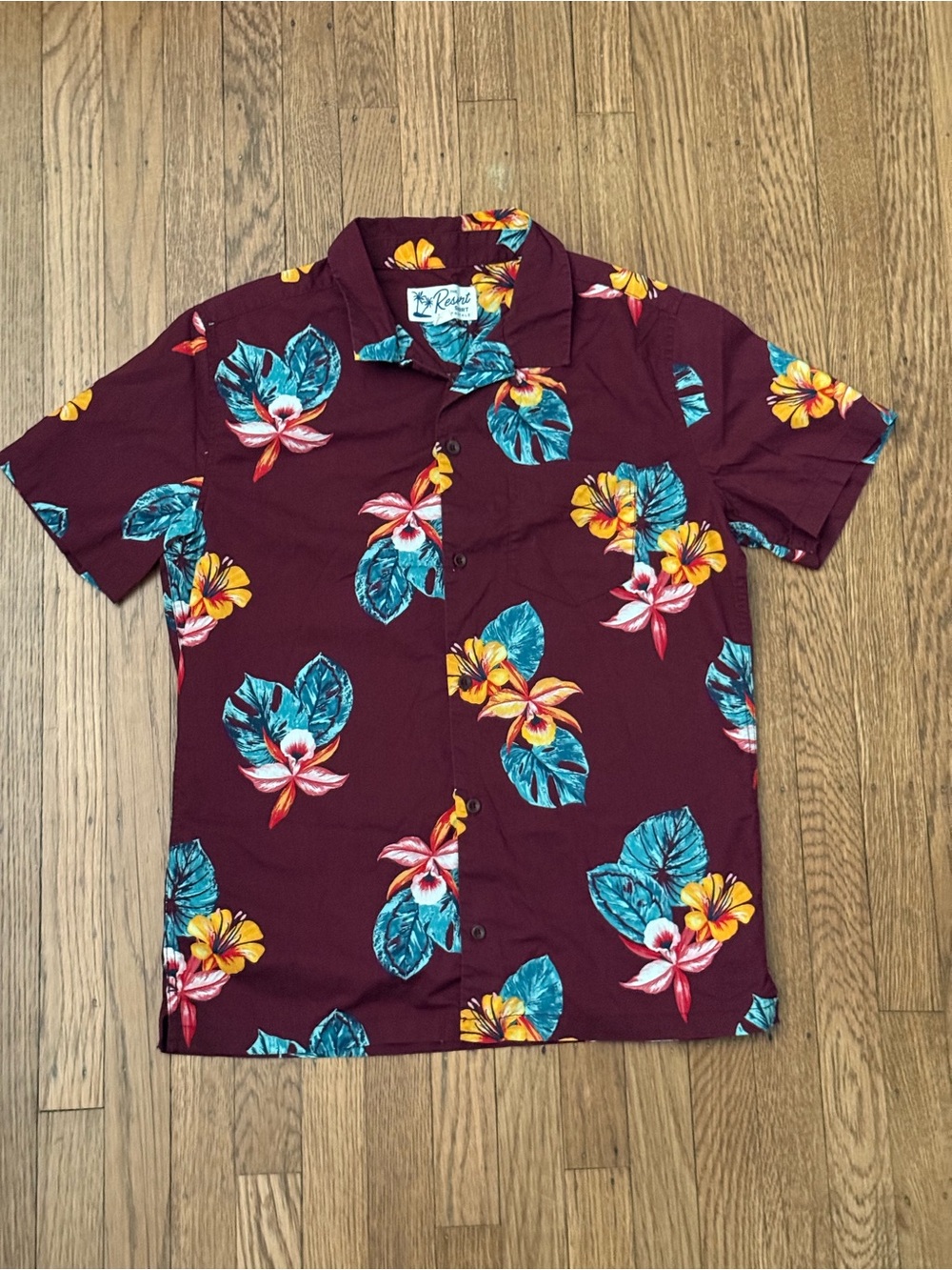 Aeropostale Maroon Short Sleeve Tropical Floral Button-Up Shirt size SMALL